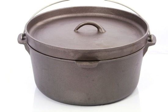 Cast Iron Round Camp Oven With Lipped Lid - 9QT