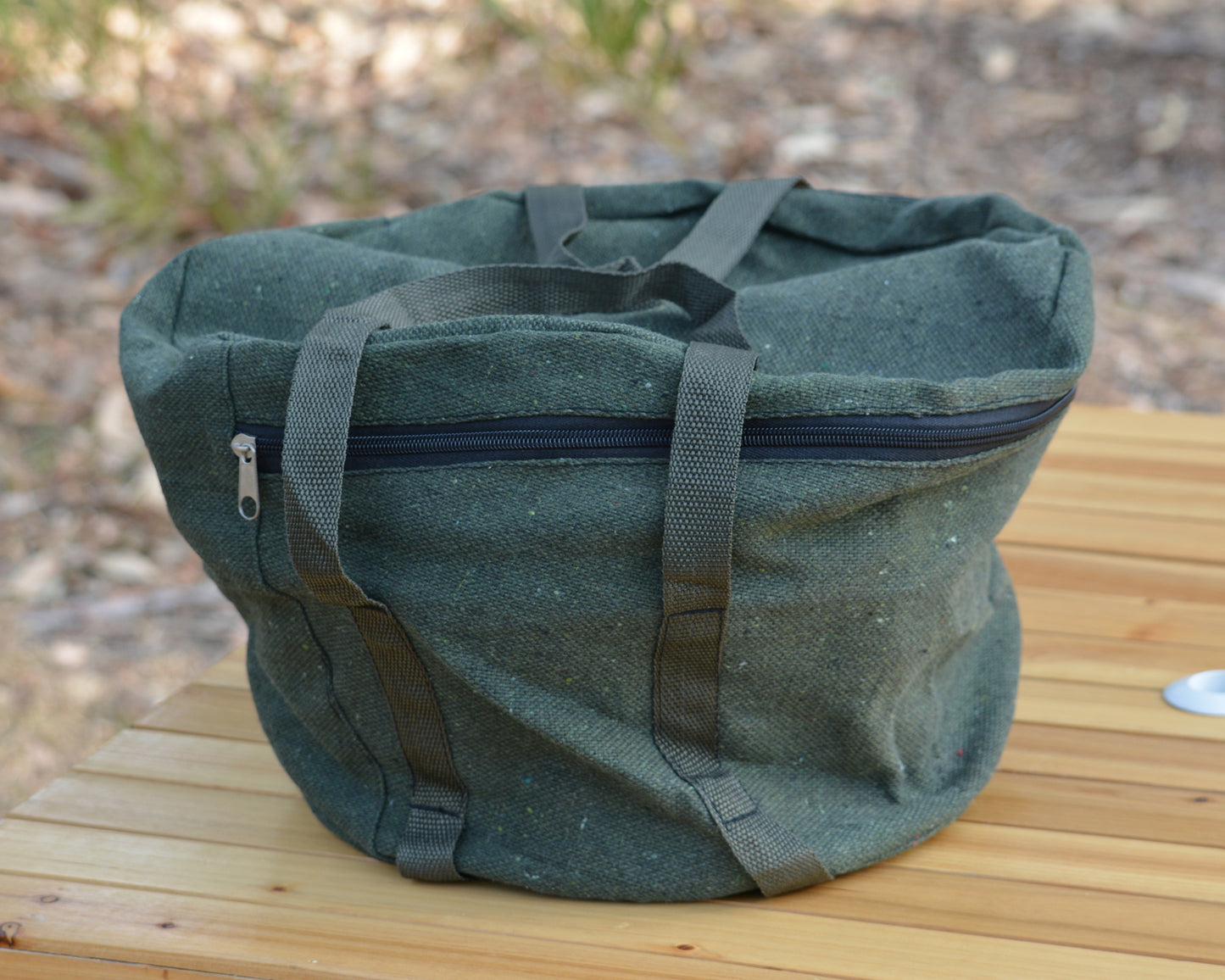 Cast Iron Round Camp Oven With Lipped Lid - 9QT