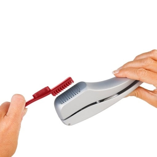 Zyliss Garlic Press 'Susi 3' with Cleaner