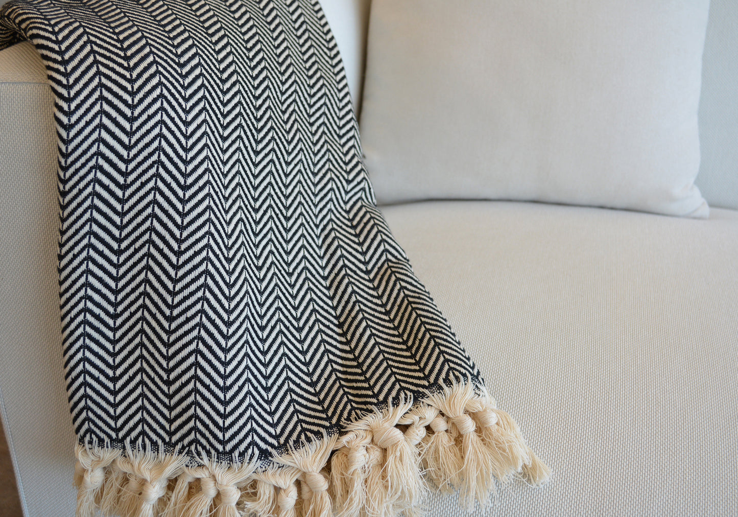 Luxurious Turkish Cotton Throw Rug / Travel Blanket - Black