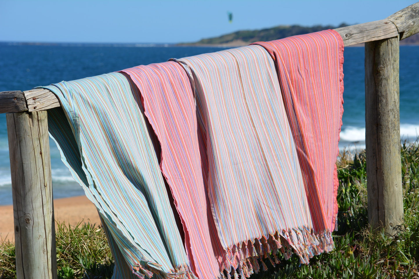 Compact Lifestyle Beach Party Turkish Towel – Copacabana