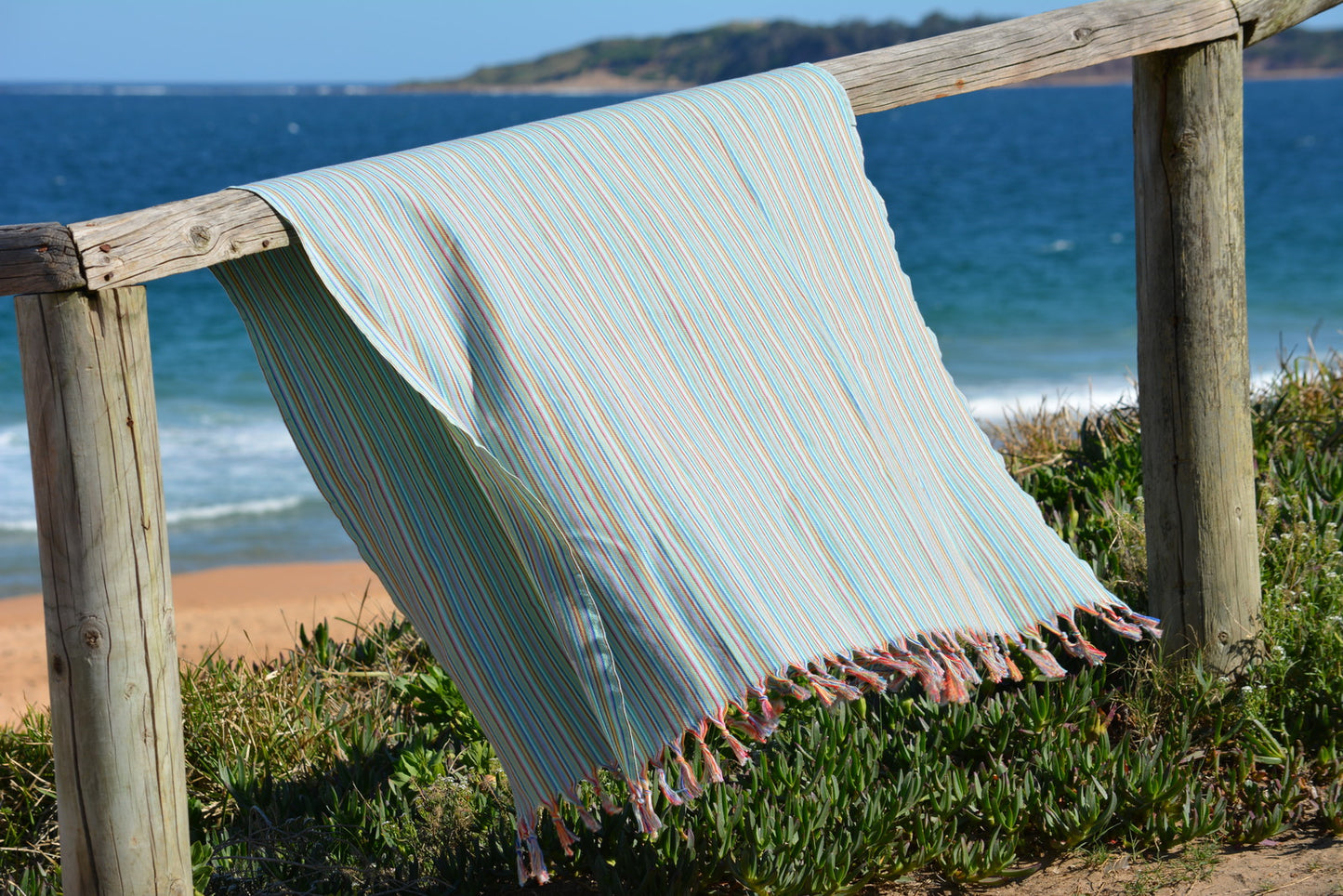 Compact Lifestyle Beach Party Turkish Towel – Aruba