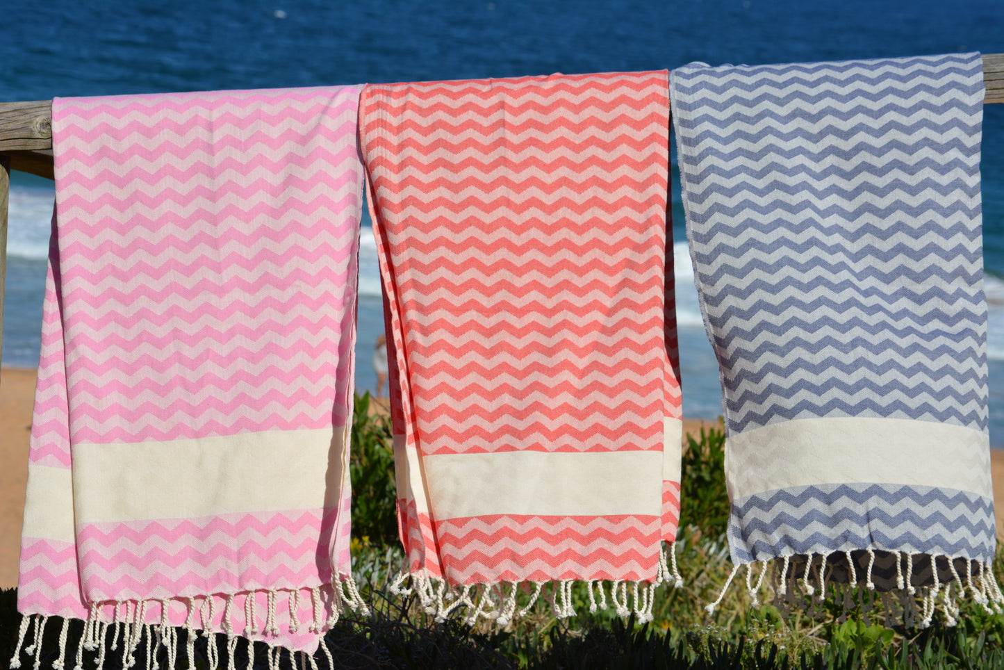 Compact Lifestyle Beach Wave Turkish Towel – Red