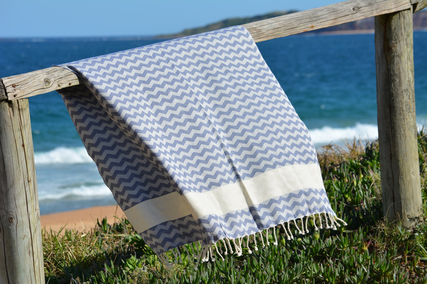 Compact Lifestyle Beach Wave Turkish Towel – Blue