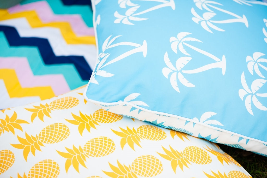 Outdoor Cushion Reversible 60x60cm - Palm Trees & Pineapples (Yellow)
