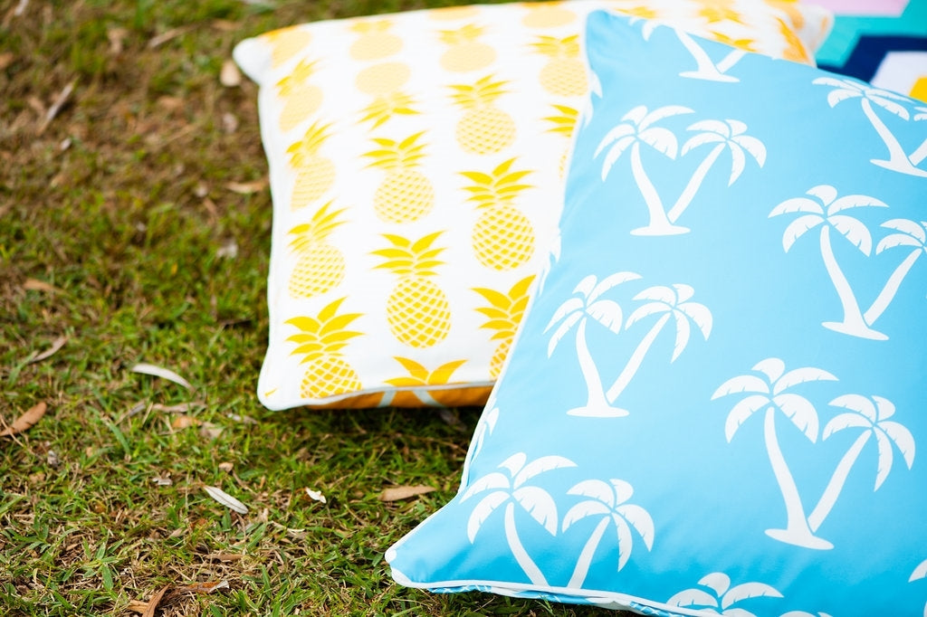 Outdoor Cushion Reversible 60x60cm - Palm Trees & Pineapples (Yellow)