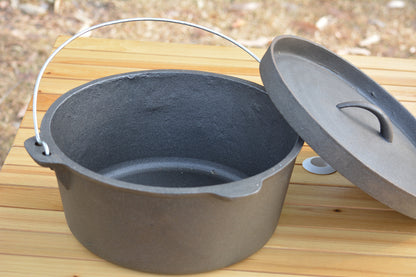 Cast Iron Round Camp Oven With Lipped Lid - 9QT