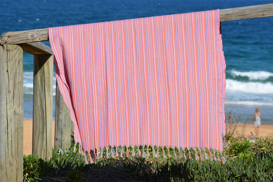 Compact Lifestyle Beach Party Turkish Towel – Copacabana