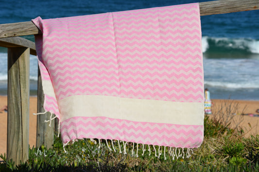 Compact Lifestyle Beach Wave Turkish Towel – Pink