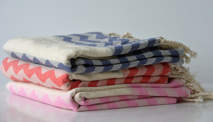 Compact Lifestyle Beach Wave Turkish Towel – Pink