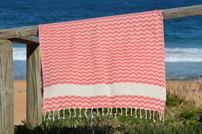 Compact Lifestyle Beach Wave Turkish Towel – Red