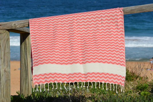 Compact Lifestyle Beach Wave Turkish Towel – Red