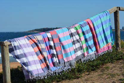 Compact Lifestyle Beach Daze Turkish Towel – Navy/White