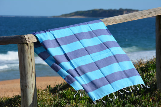 Compact Lifestyle Beach Daze Turkish Towel – Navy/Blue